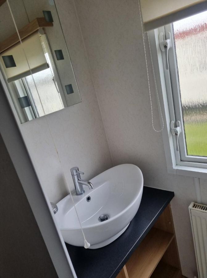 8 Berth Deluxe Caravan Pg156 Golden Palm Apartment