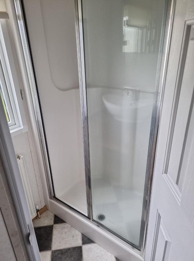 8 Berth Deluxe Caravan Pg156 Golden Palm Apartment