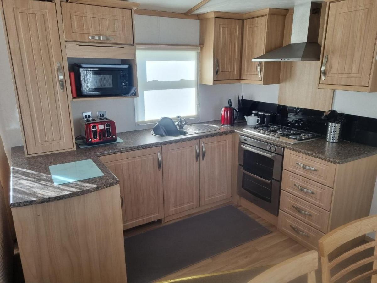8 Berth Deluxe Caravan Pg156 Golden Palm Apartment Chapel Saint Leonards