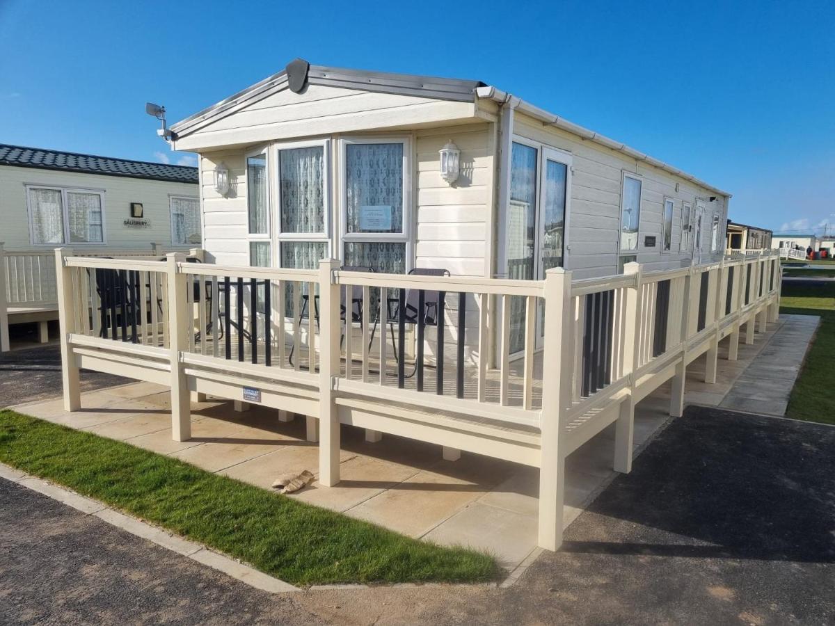 Apartment 8 Berth Deluxe Caravan Pg156 Golden Palm *